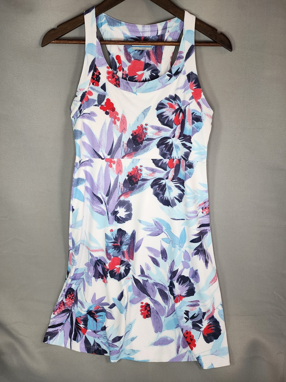 Sleeveless Floral Scoop-Neck Midi Dress in White with Purple & Red Print